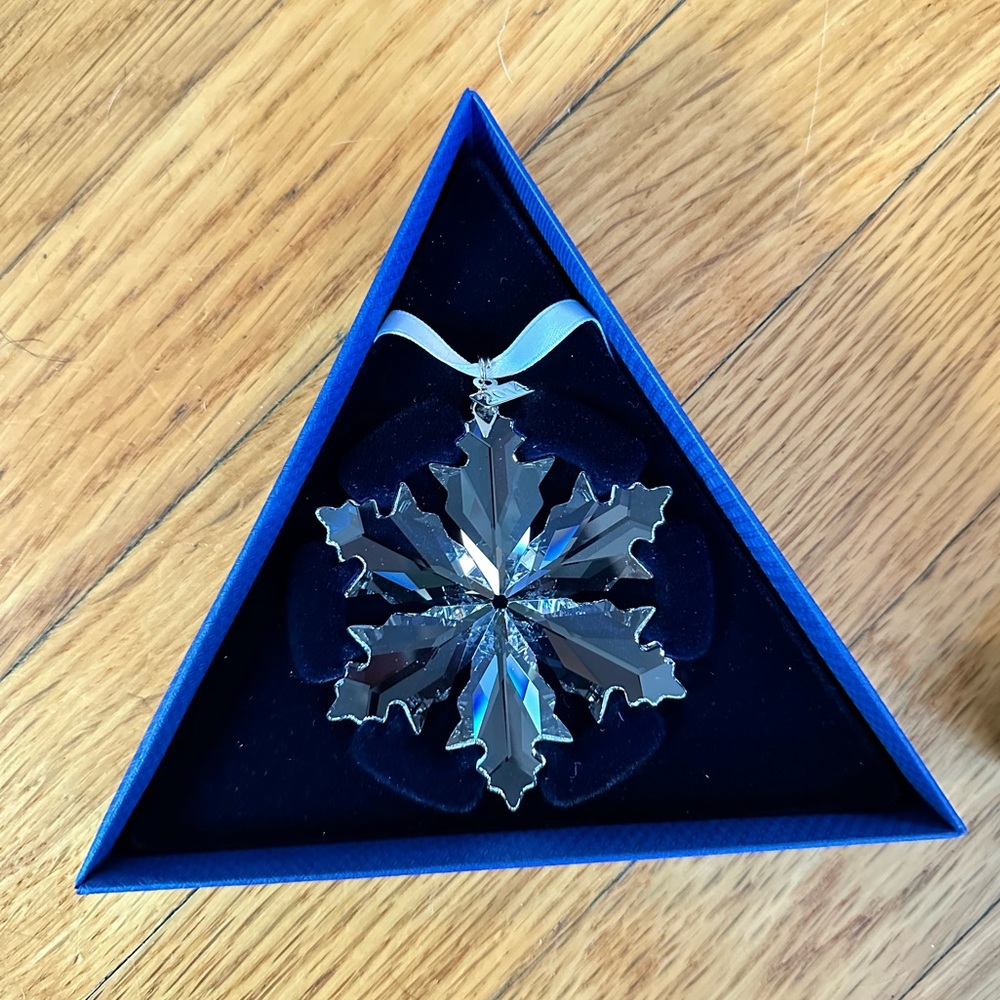 Swarovski crystal christmas ornament **brand new**
